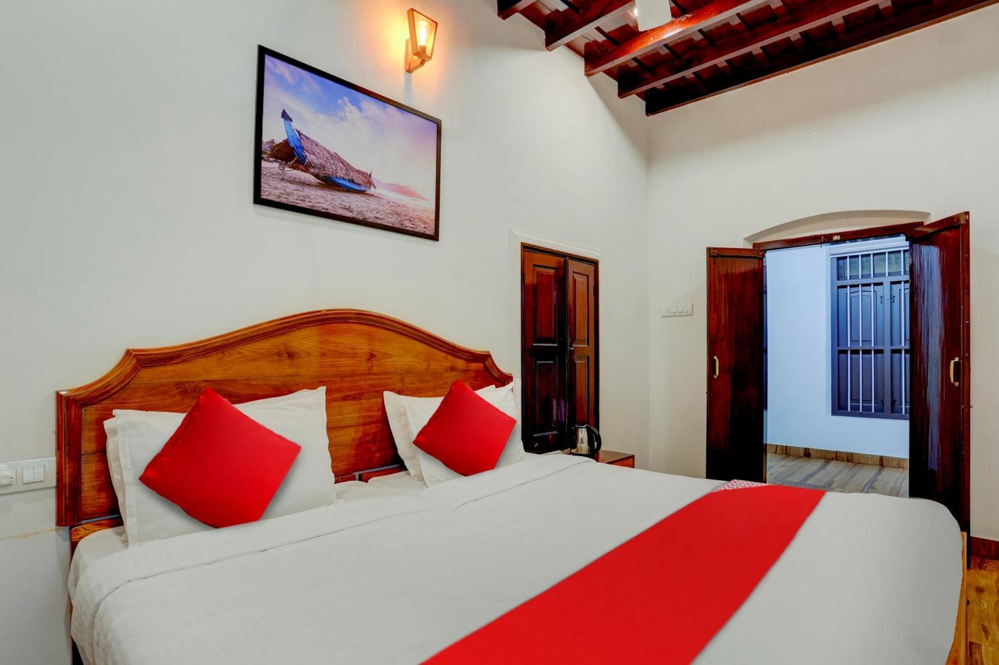 Hotel O Poptavern Heritage Kovalam Exterior foto
